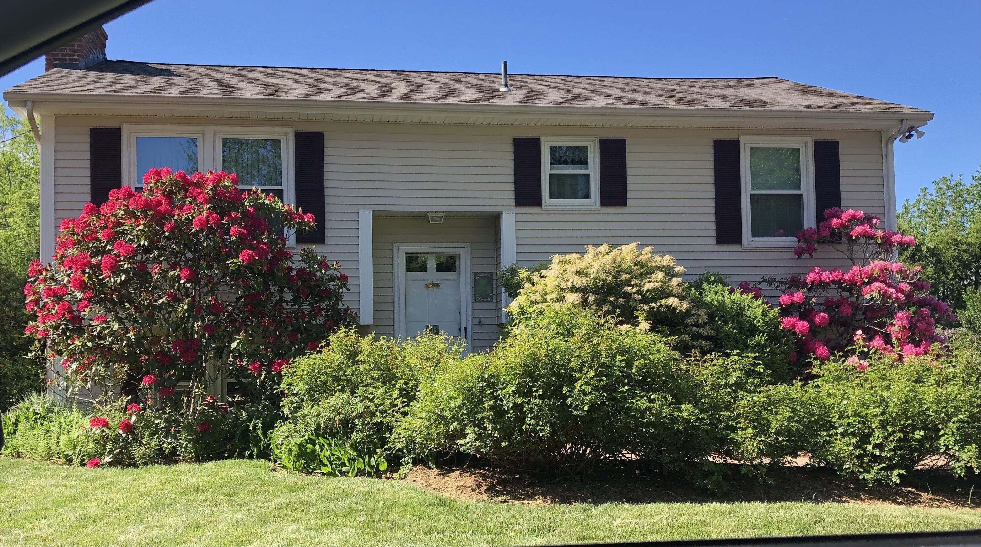 Lovely Narr Home, quiet FAMILY neighborhood near Beach & gorgeous Narrow River