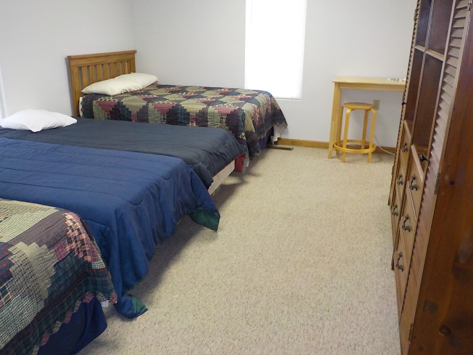 Bristol Party Lodge sleeps 21 and includes a large Party Hall w/ seating for 40