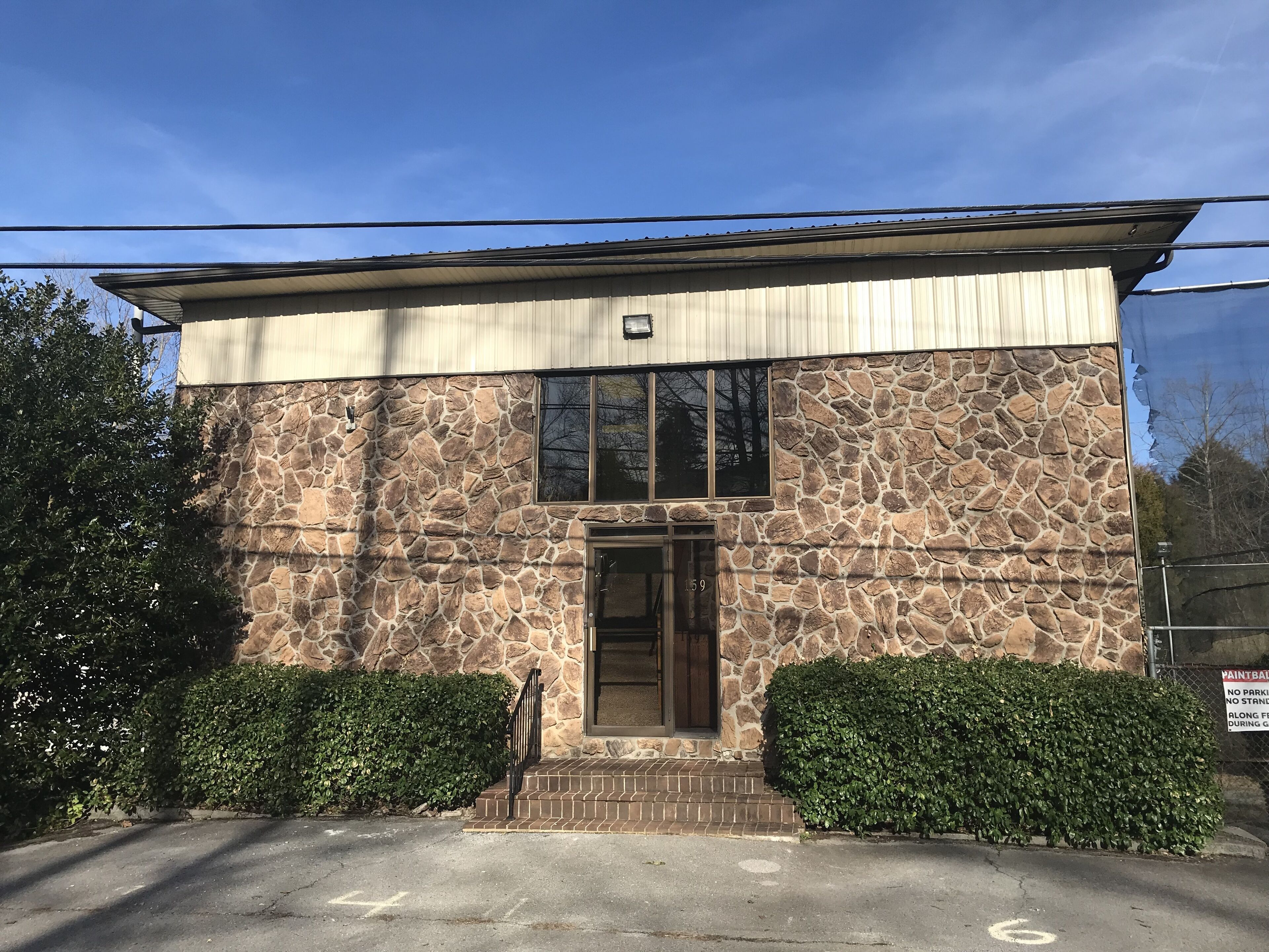 Bristol Party Lodge sleeps 21 and includes a large Party Hall w/ seating for 40