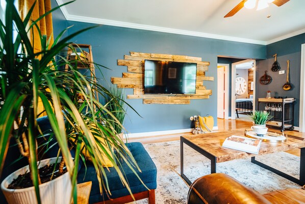 Smart TV, biblioteca musical y videoteca 