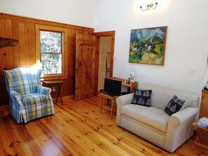 Smart TV - Sweet Cottage Retreat Near Cape Cod Beaches! (2080) (Wellfleet)