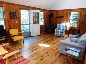 Smart TV - Sweet Cottage Retreat Near Cape Cod Beaches! (2080) (Wellfleet)