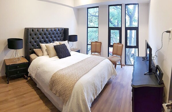 2 bedrooms, in-room safe, iron/ironing board, free WiFi