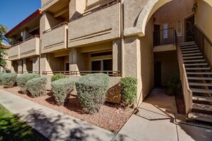 Exterior detail - Wonderful Pointe Resort Condo at Tapatio Cliffs with 3 Pools, Pickleball Court! (Phoenix)