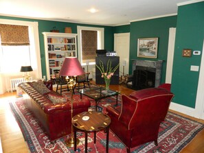 Smart TV, fireplace, DVD player, books