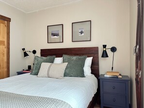 1 bedroom, desk, iron/ironing board, free WiFi