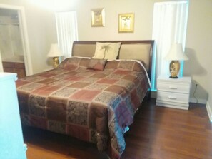 2 chambres, fer et planche à repasser, Wi-Fi, literie fournie