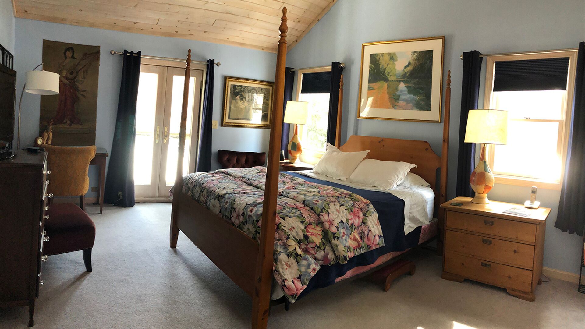 5 Minutes to Okemo Jackson Gore entrance.
