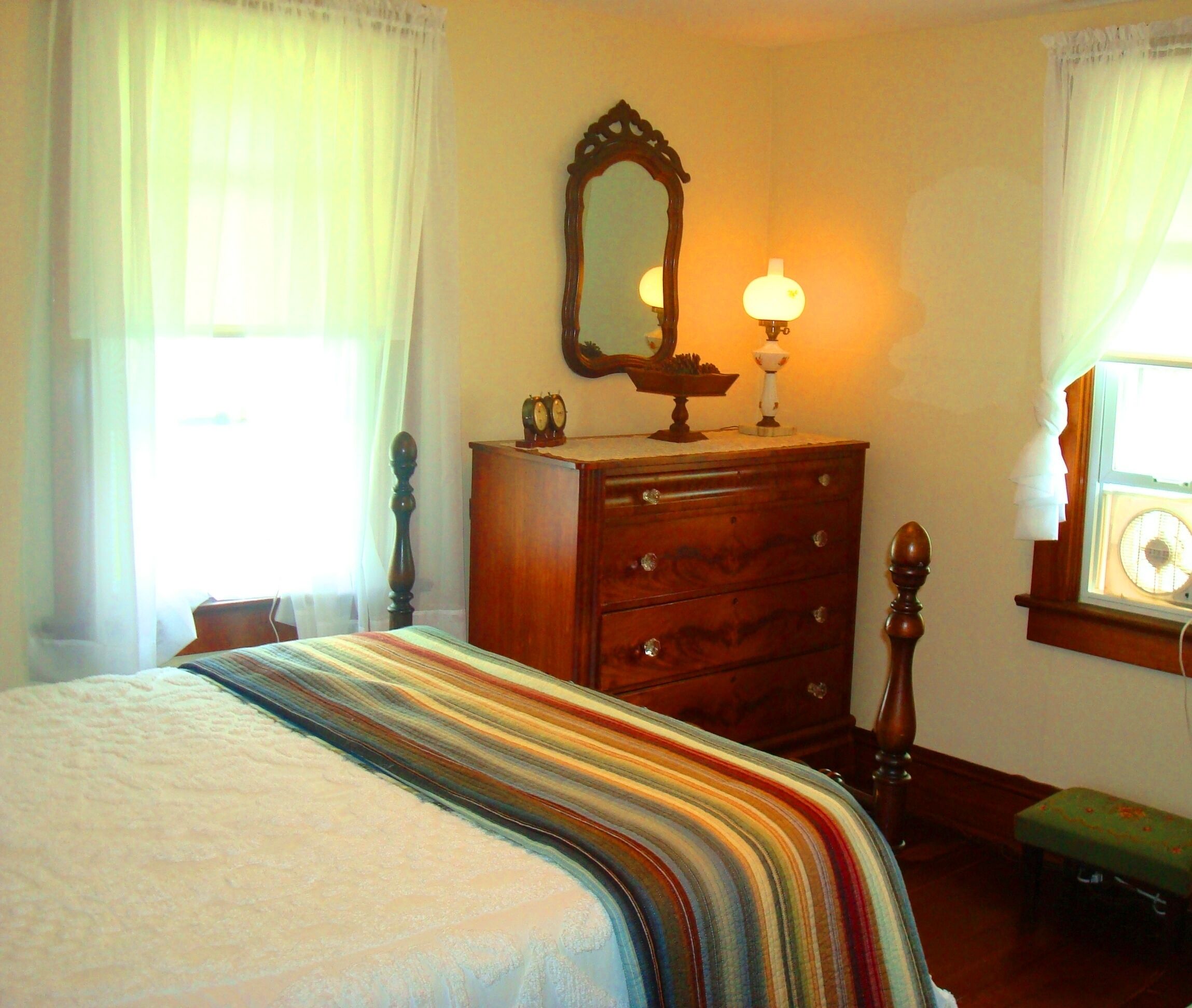 Lakefront 1920's Craftsman on Fiddle Lake - Vacation in Stickley Style