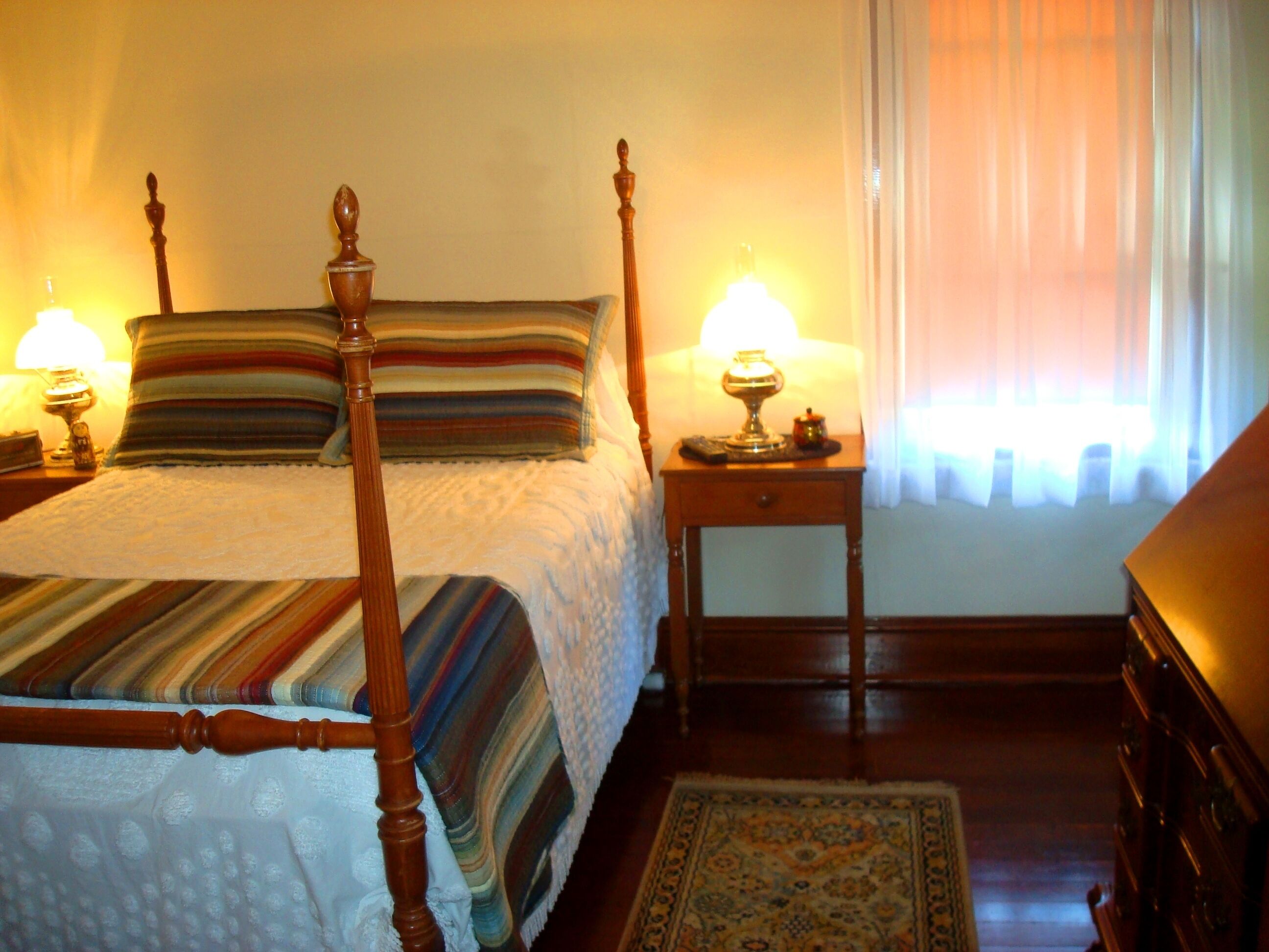 Lakefront 1920's Craftsman on Fiddle Lake - Vacation in Stickley Style