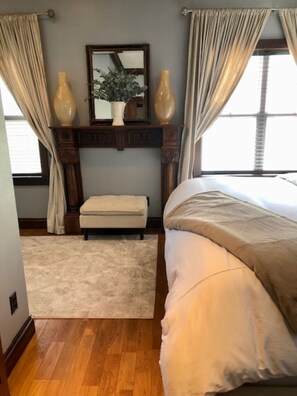 2 camere, una scrivania, ferro/asse da stiro, culla da viaggio