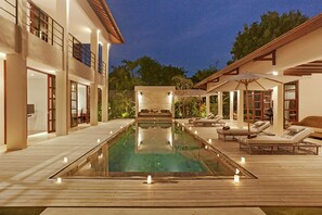 Piscine extérieure