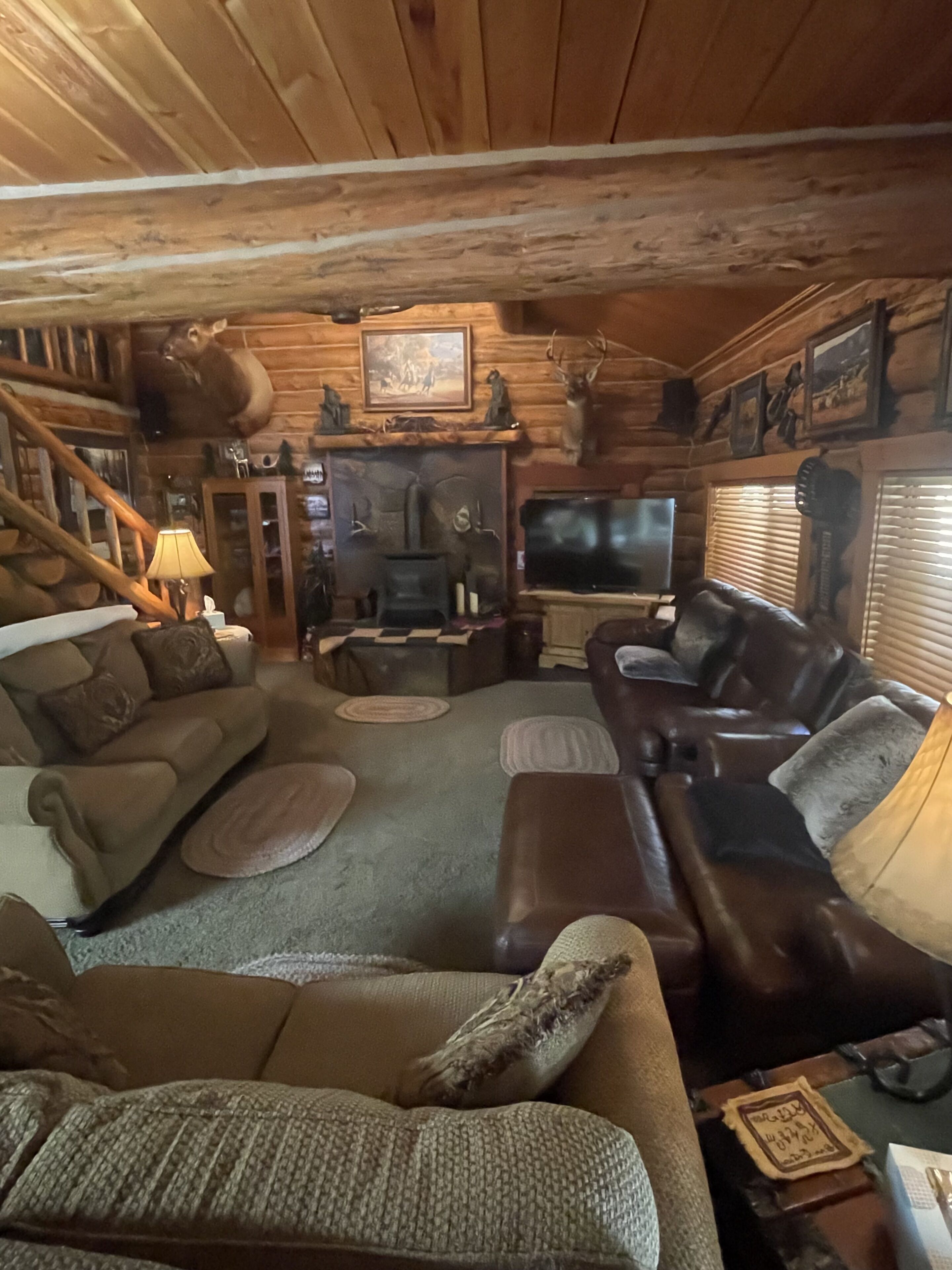 Cozy, Log Home. Ready Retreat!