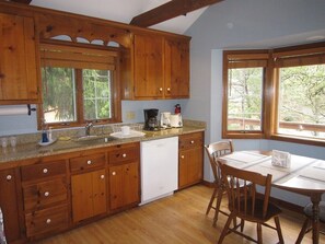 Fridge, microwave, oven, stovetop - Chatham Home Near the Bike Trail & Nantucket Sound (1524) (South Chatham)
