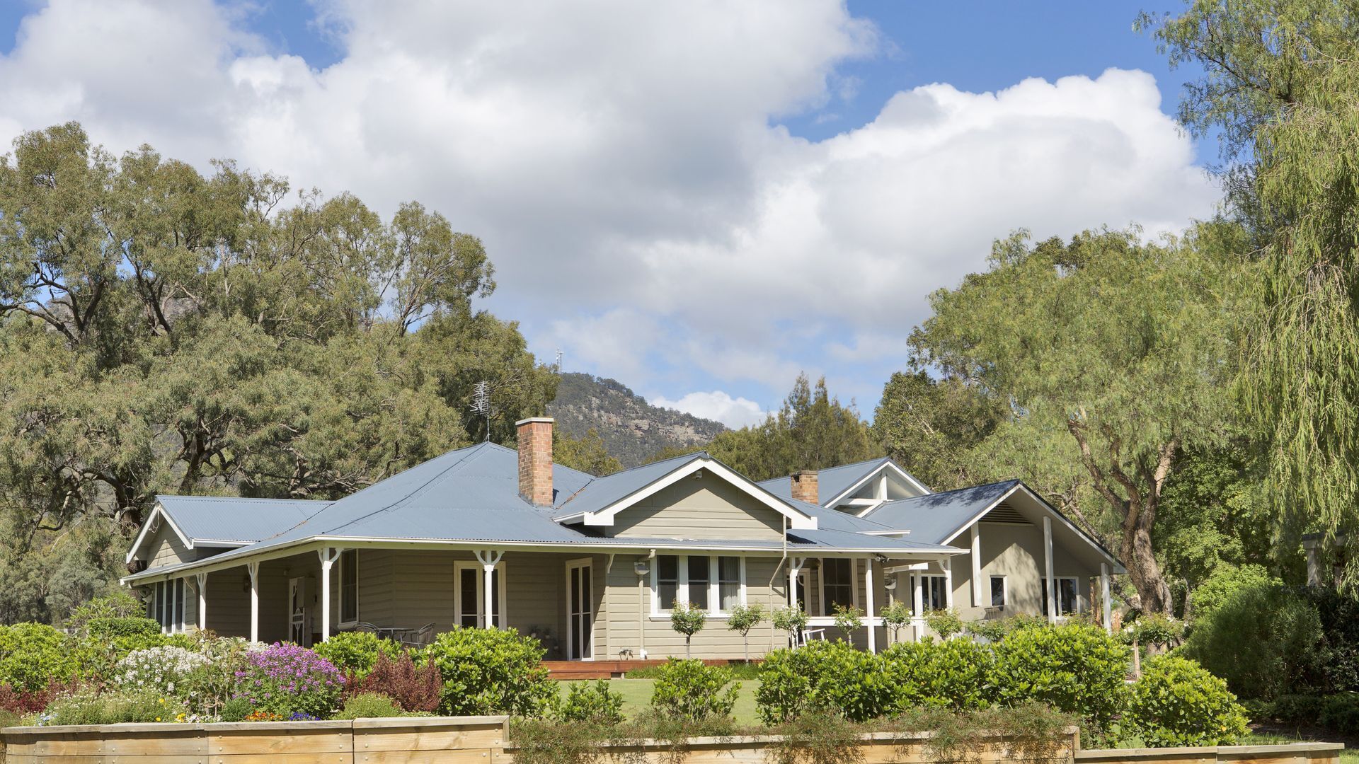 Brokenback Homestead(formerly Oakvale)