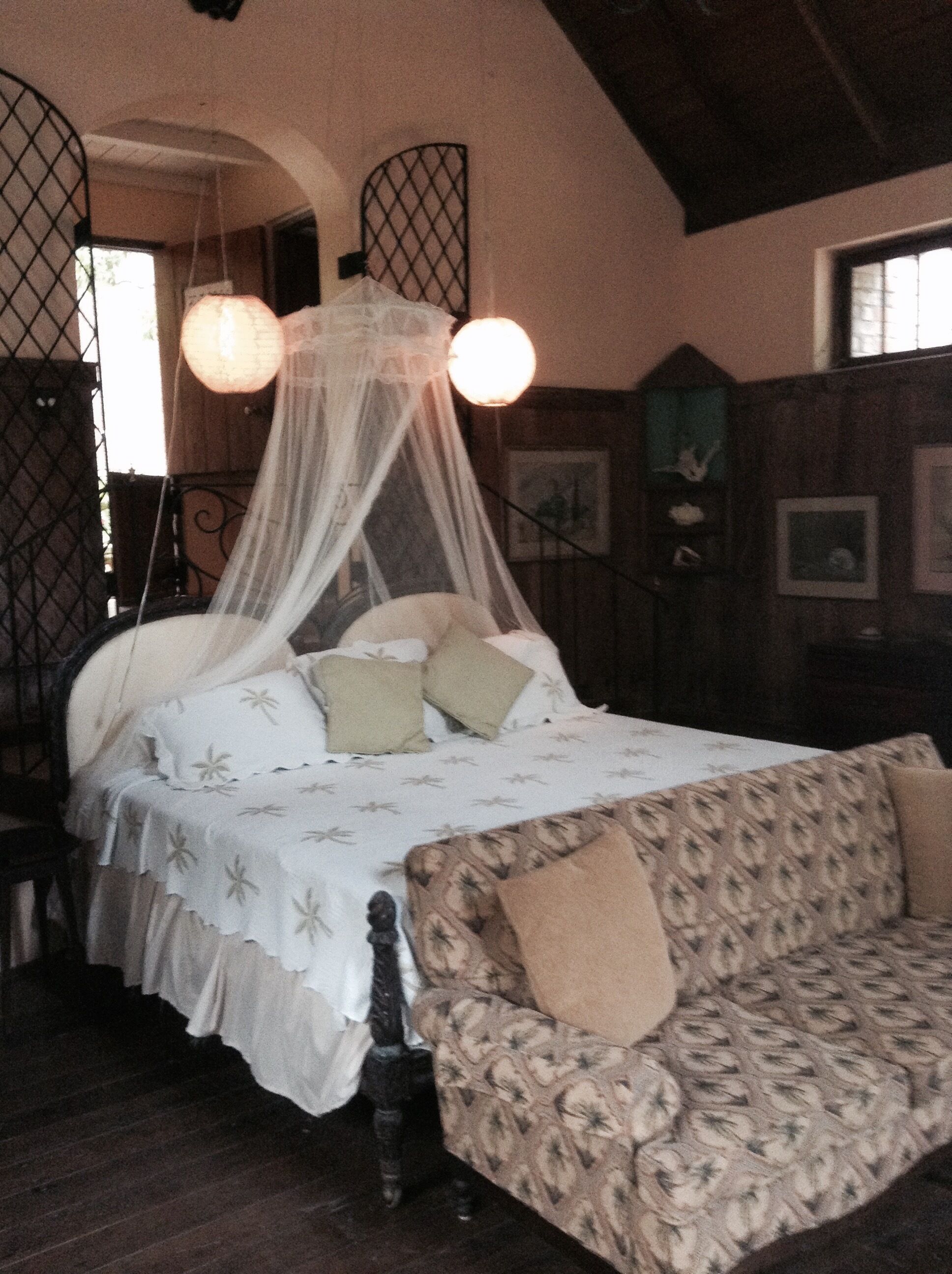 2 bedrooms, in-room safe, desk, iron/ironing board