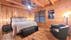 4 bedrooms, free WiFi, bed sheets - Rock Hollow Cabin - Built For Quality! (Rockbridge)