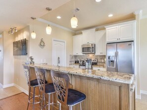 Fridge, microwave, oven, stovetop - Sea Turtle Tango- Close to beach! Community Pool! (Galveston)