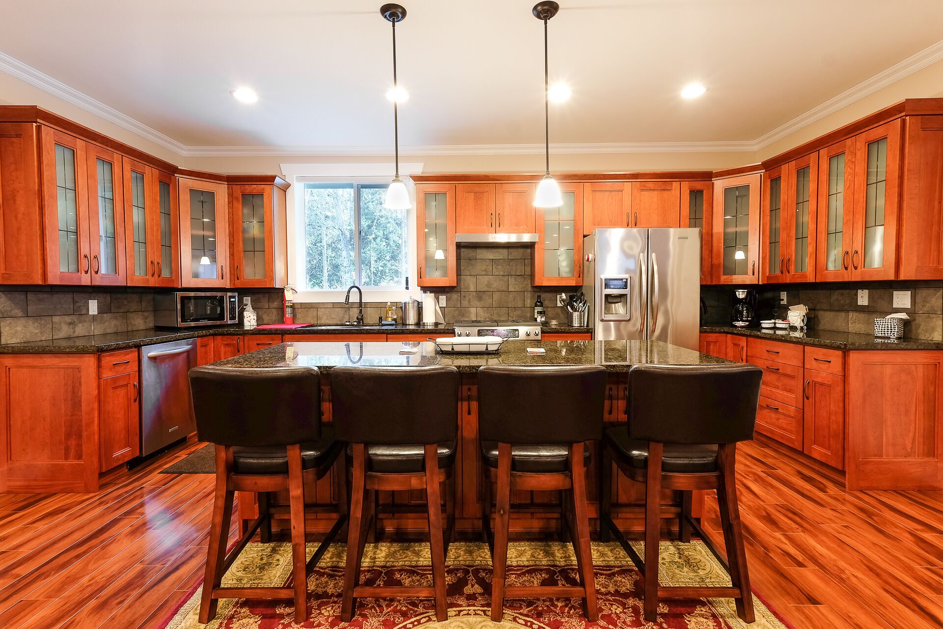 Peaceful Country Living | Spacious |Walking paths |Romantic and Family friendly