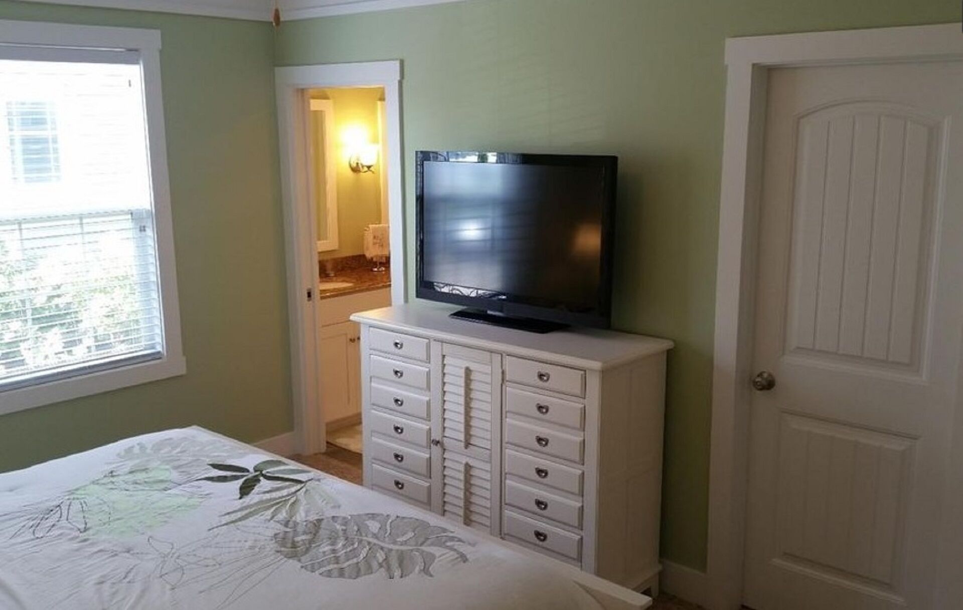 5 makuuhuonetta, Wi-Fi, vuodevaatteet