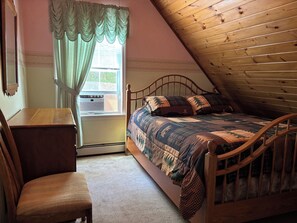 3 slaapkamers, een strijkplank/strijkijzer, reisbedje, gratis wifi