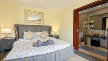 3 bedrooms, in-room safe, desk, iron/ironing board