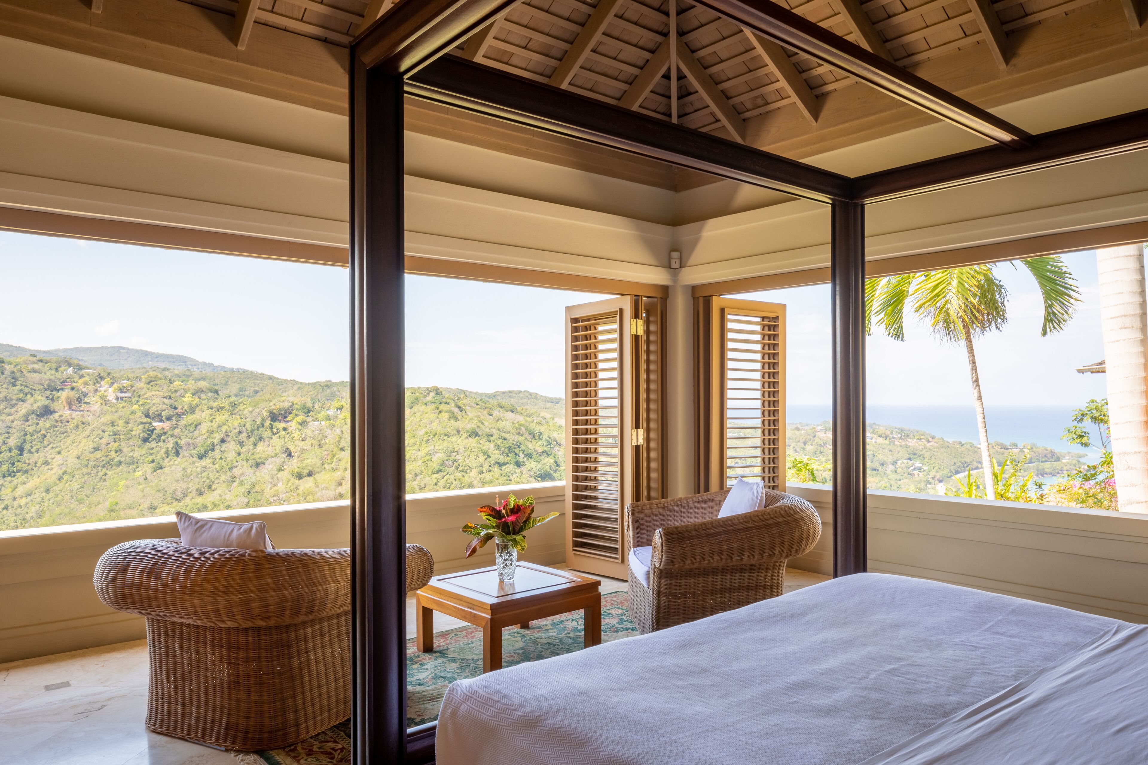 8 bedrooms, in-room safe, iron/ironing board, free WiFi