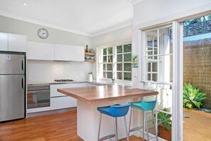 Microwave, stovetop, dishwasher