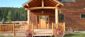 Lone Wolf Cabin at Wolfridge