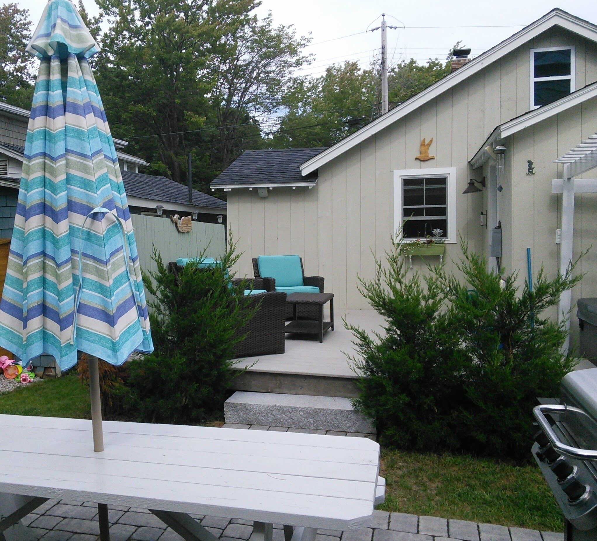 OOBeach House 5 to 10 Minute Walk To Pier - Beautiful Back Yard With Hot Tub