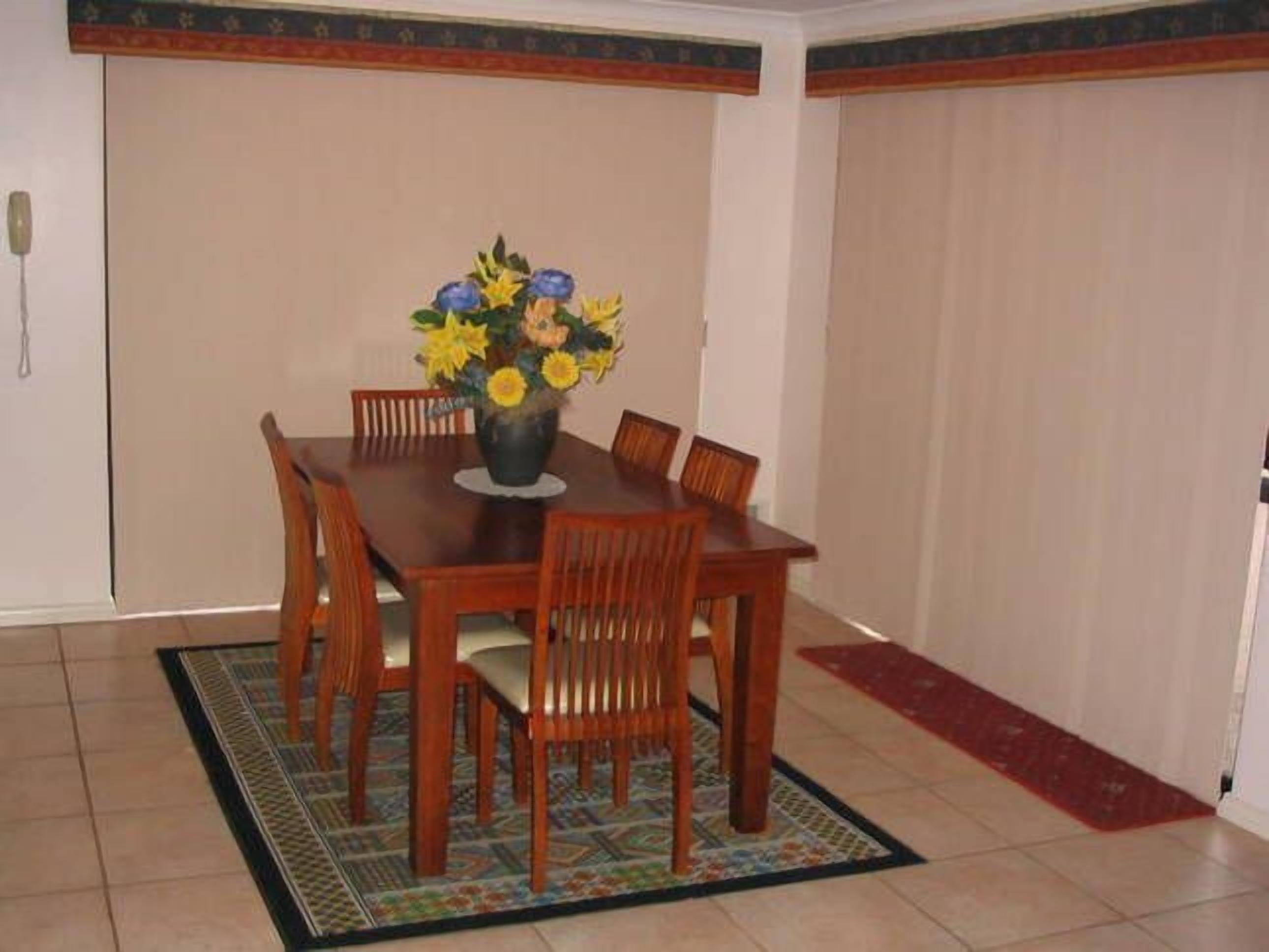 Offers oceanfront luxury longer-term accommodation. Ideal for migrating families — image 9