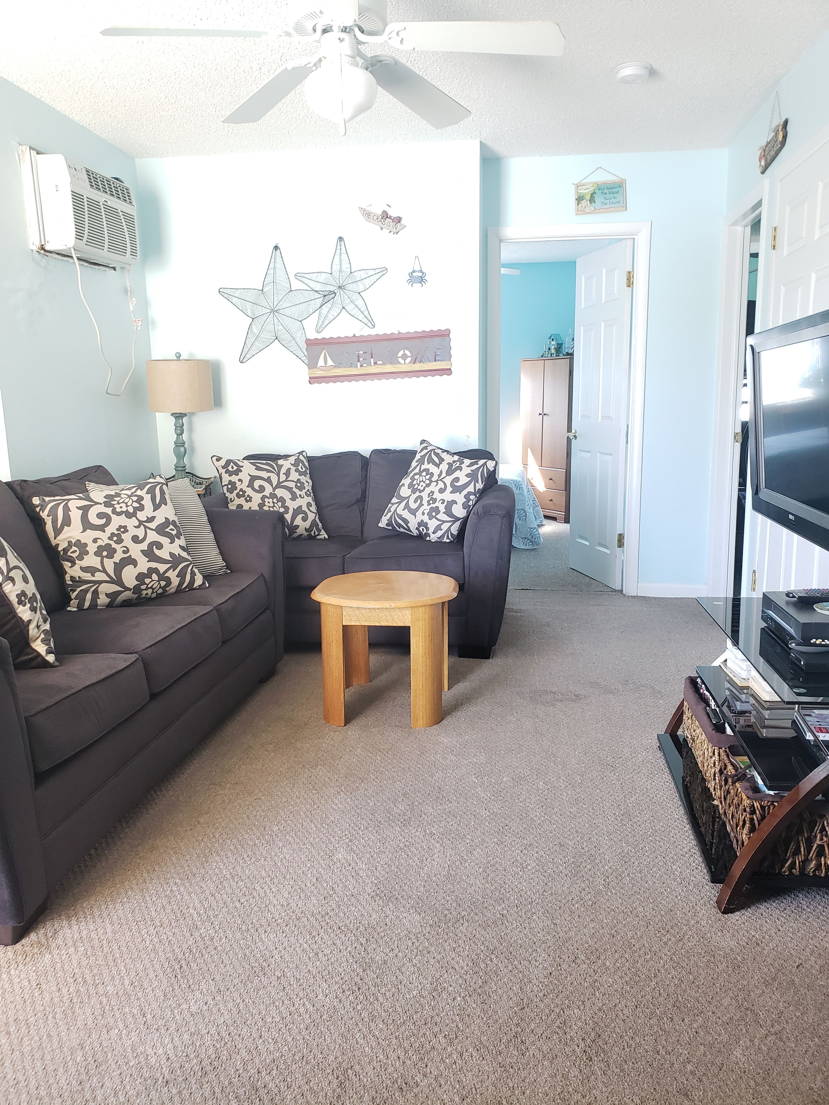 3 bd, 2 bath Wildwood crest top floor condo (2nd floor)