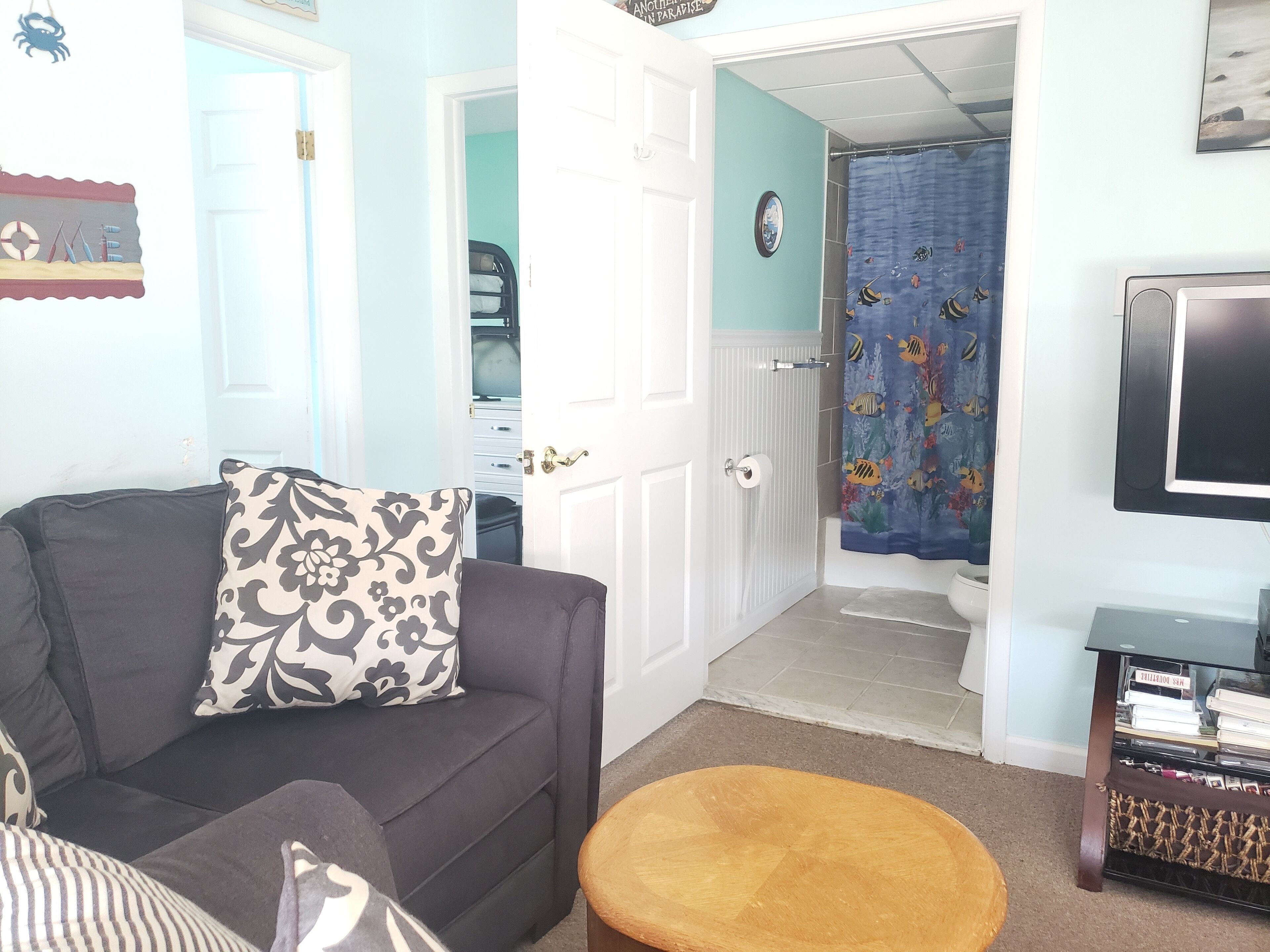 3 bd, 2 bath Wildwood crest top floor condo (2nd floor)