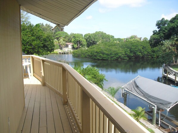 Property grounds - 4 Br Englewood Home W/ Pool & Boat Dock --with upstairs and downstairs kitchens (Englewood)