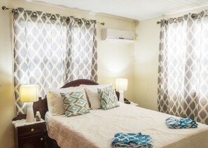 2 chambres, coffres-forts dans les chambres, fer et planche à repasser