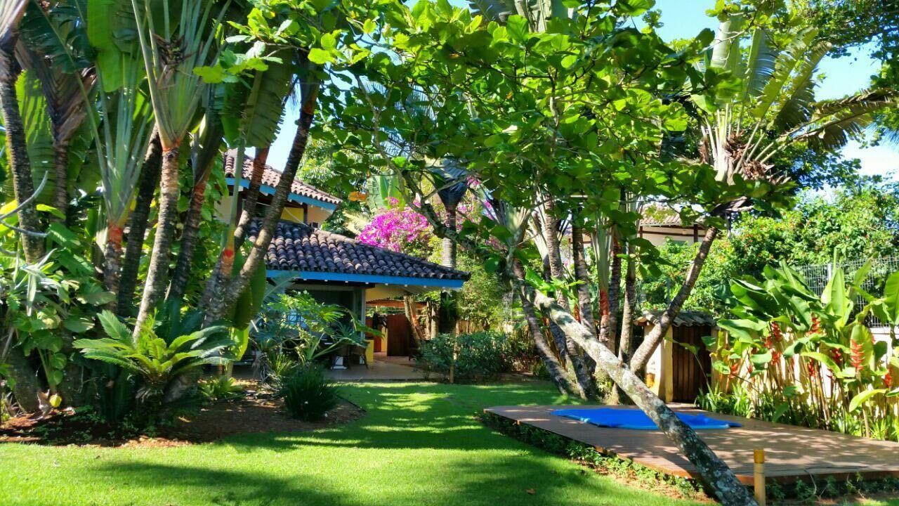 House standing on the sand in different condo, complete privacy - Camburizinho