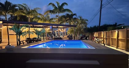 Relax In a Piece Of Paradise Waterfront with Private END Canal
Pet Friendly!