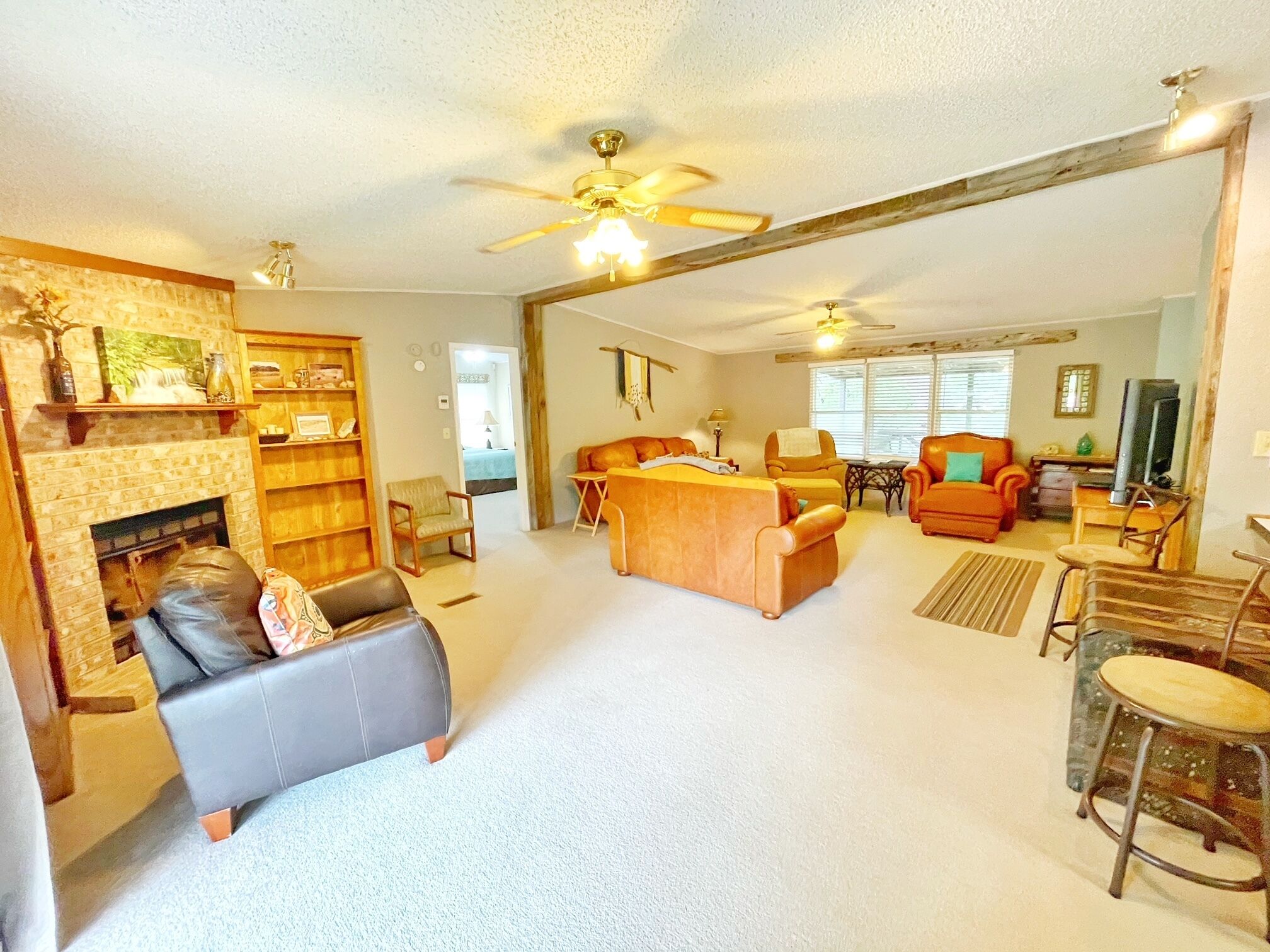 Utopia Springs at Lost Maples~Spring Fed Crystal Clear Sabinal River Front