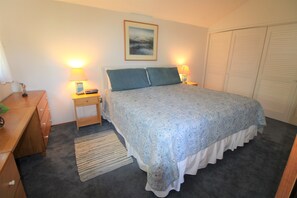 2 bedrooms, iron/ironing board, WiFi - Nicely Furnished Home, Close to Lt. Island (1641) (Wellfleet)