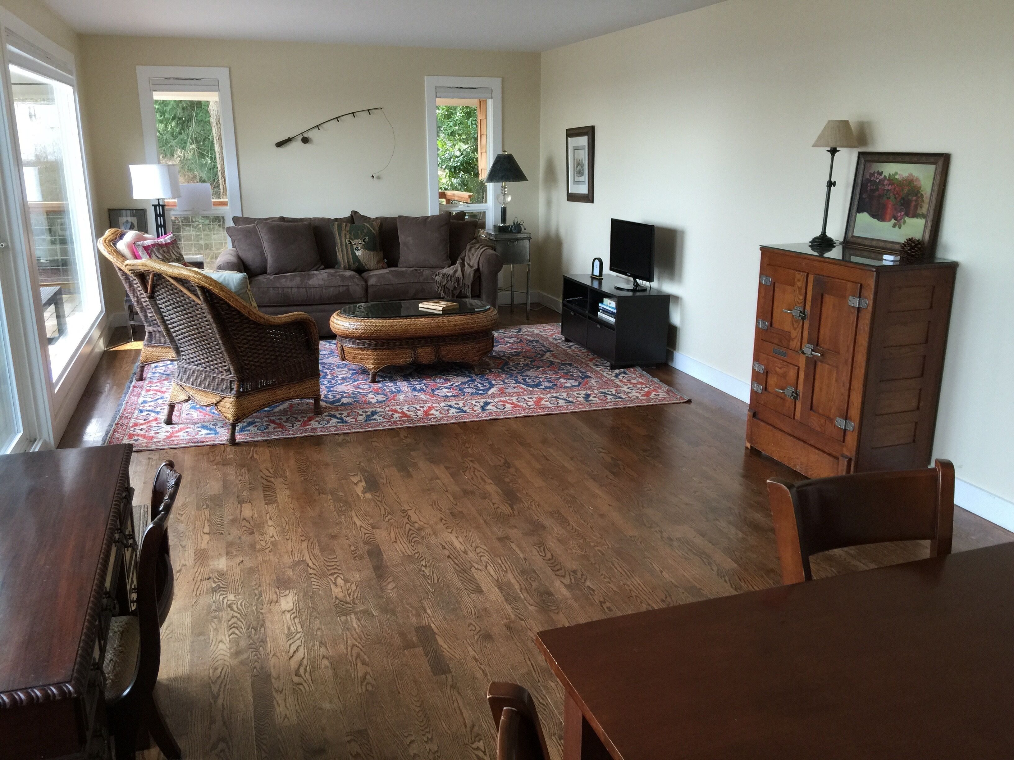 Charming Cottage With A Grand View Overlooking Puget Sound And Cascade Mountains