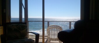 4000+ sq ft Beach Front Vacation Rental-The Beach is your back yard - Santa Cruz