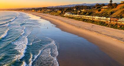 Beach Front Vacation Rental-The Beach is your back yard - Santa Cruz