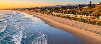 Beach Front Vacation Rental-The Beach is your back yard - Santa Cruz
