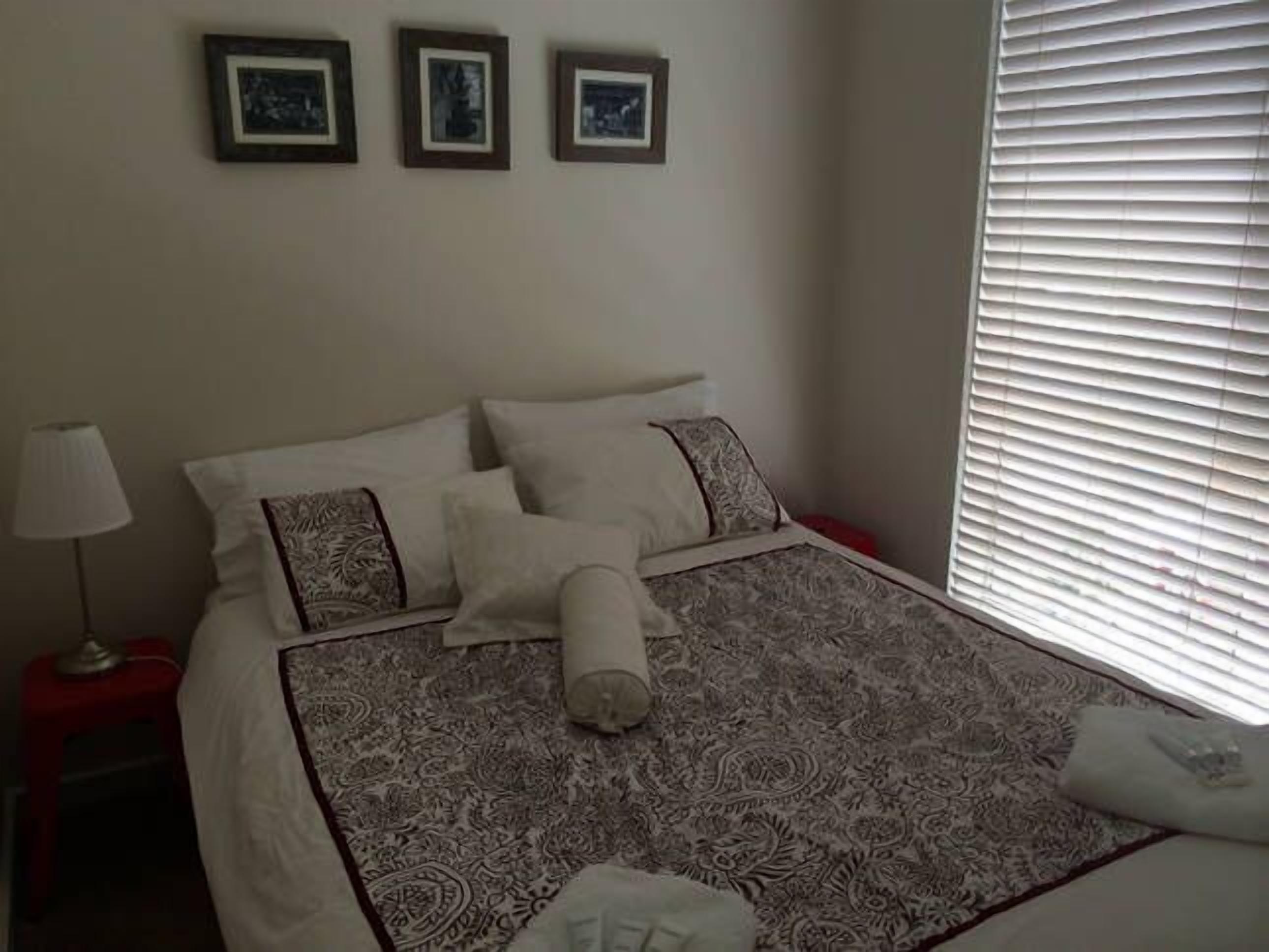 Christies Beach Exclusive Townhouse — image 15