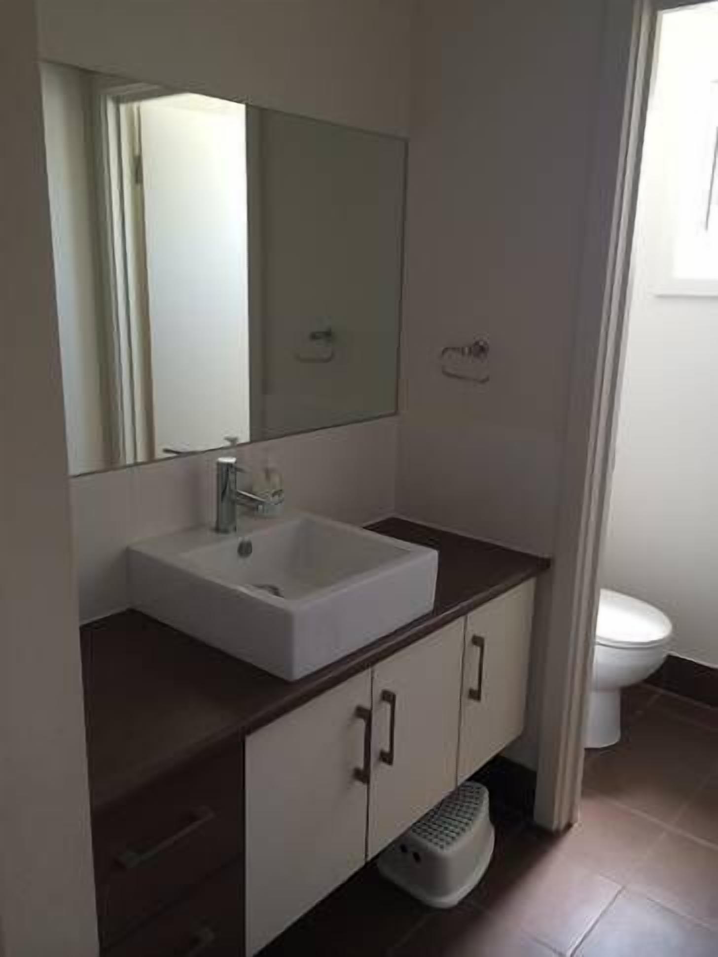 Christies Beach Exclusive Townhouse — image 17