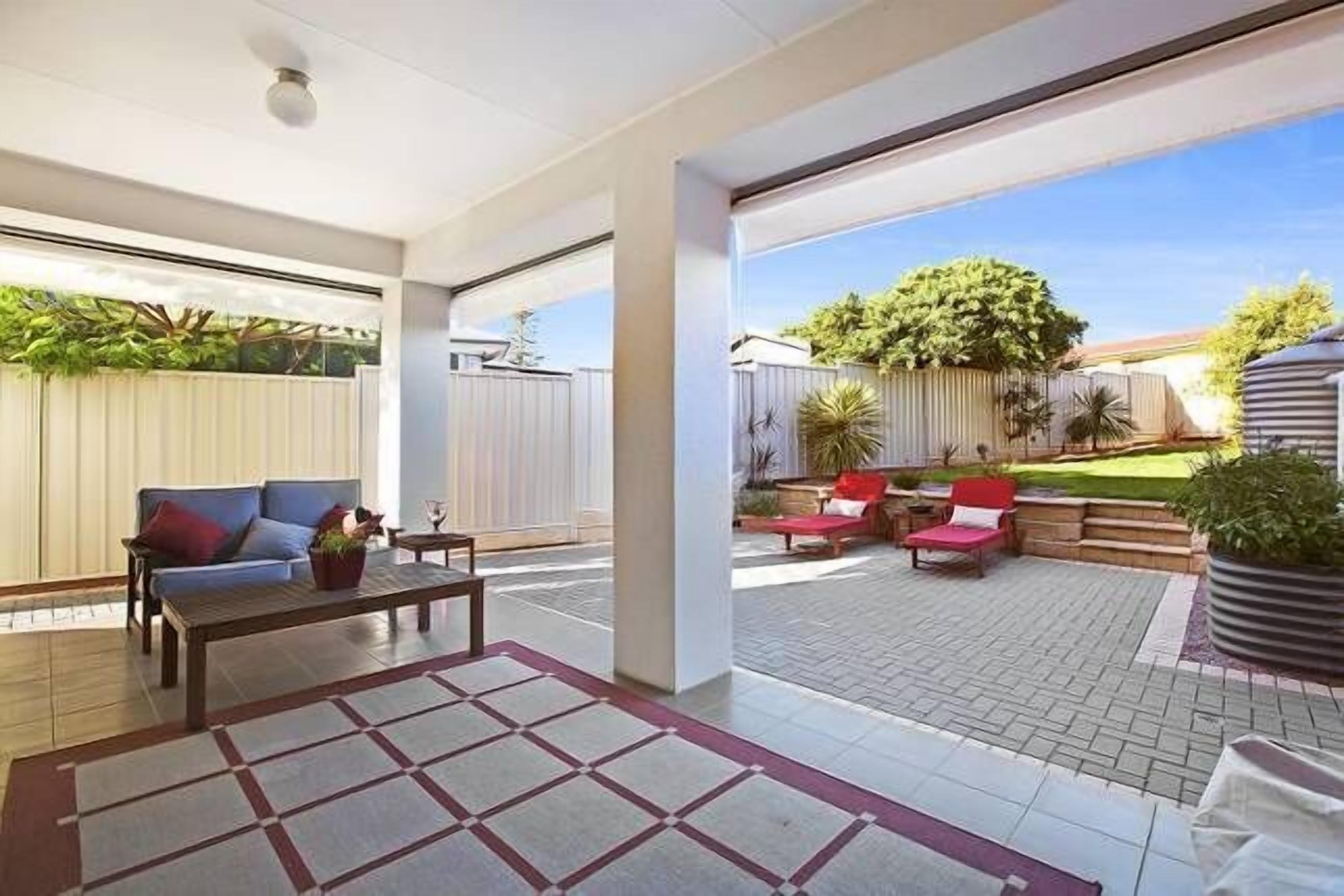 Christies Beach Exclusive Townhouse — image 18