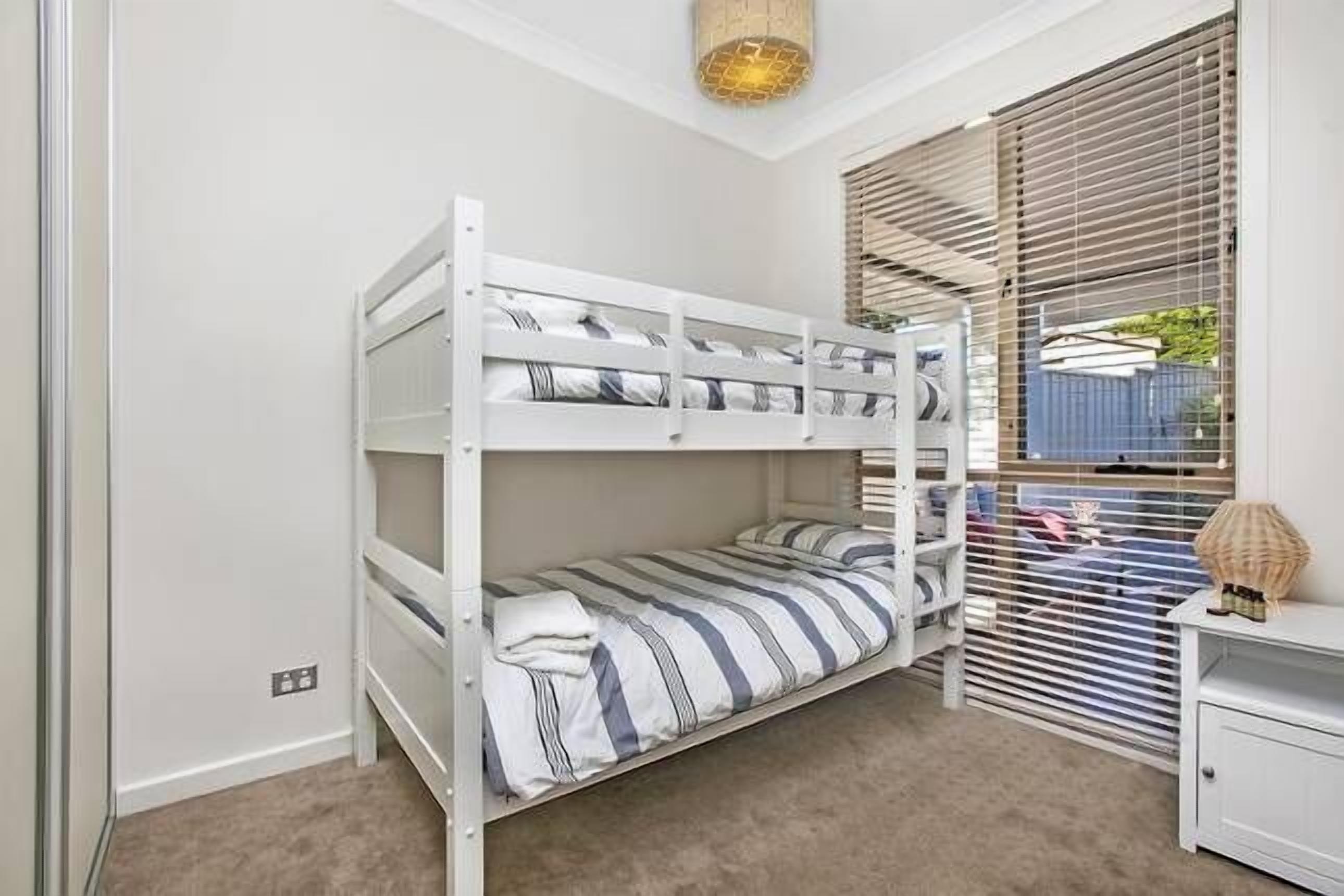 Christies Beach Exclusive Townhouse — image 16