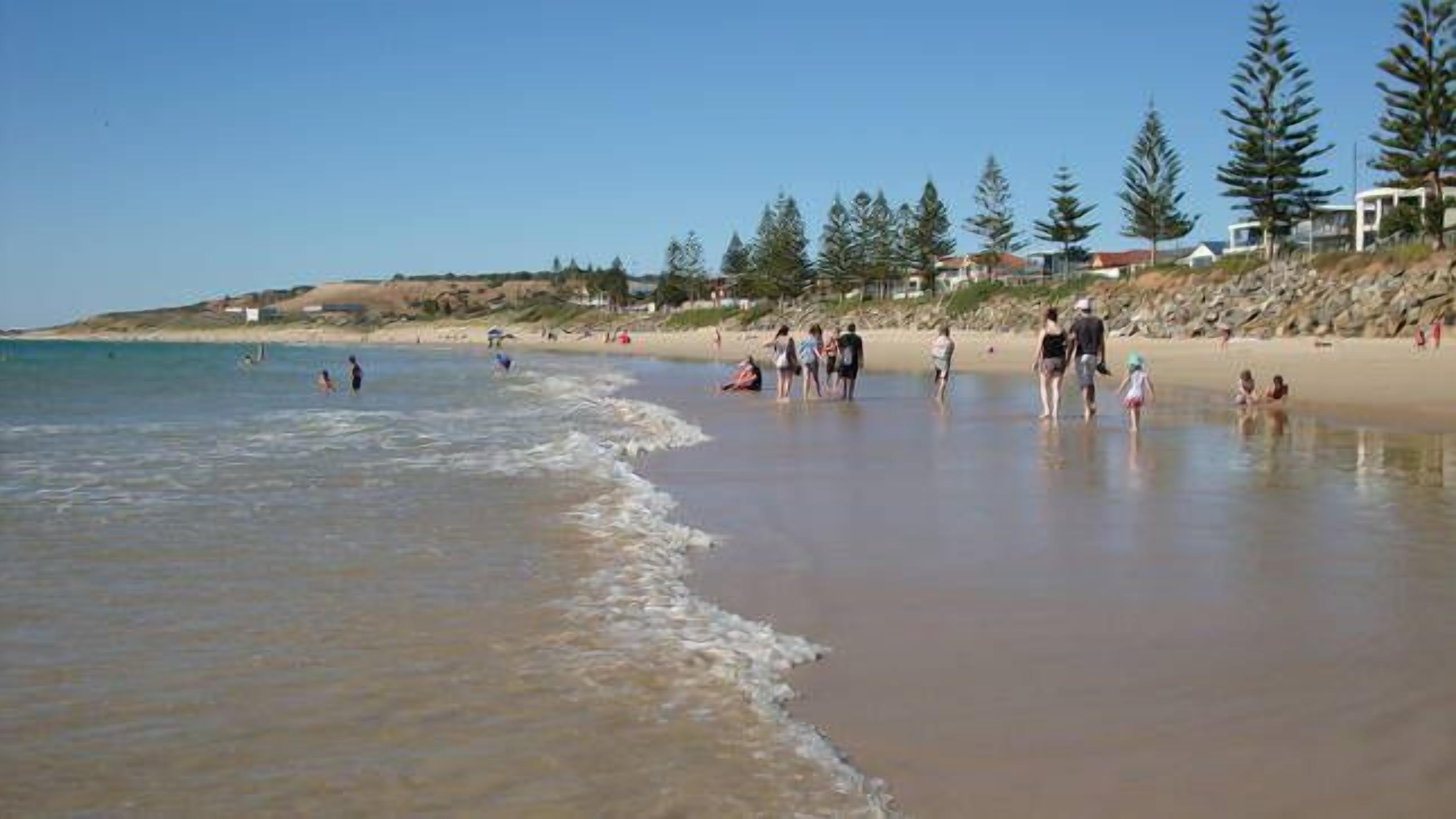 Christies Beach Exclusive Townhouse — image 21