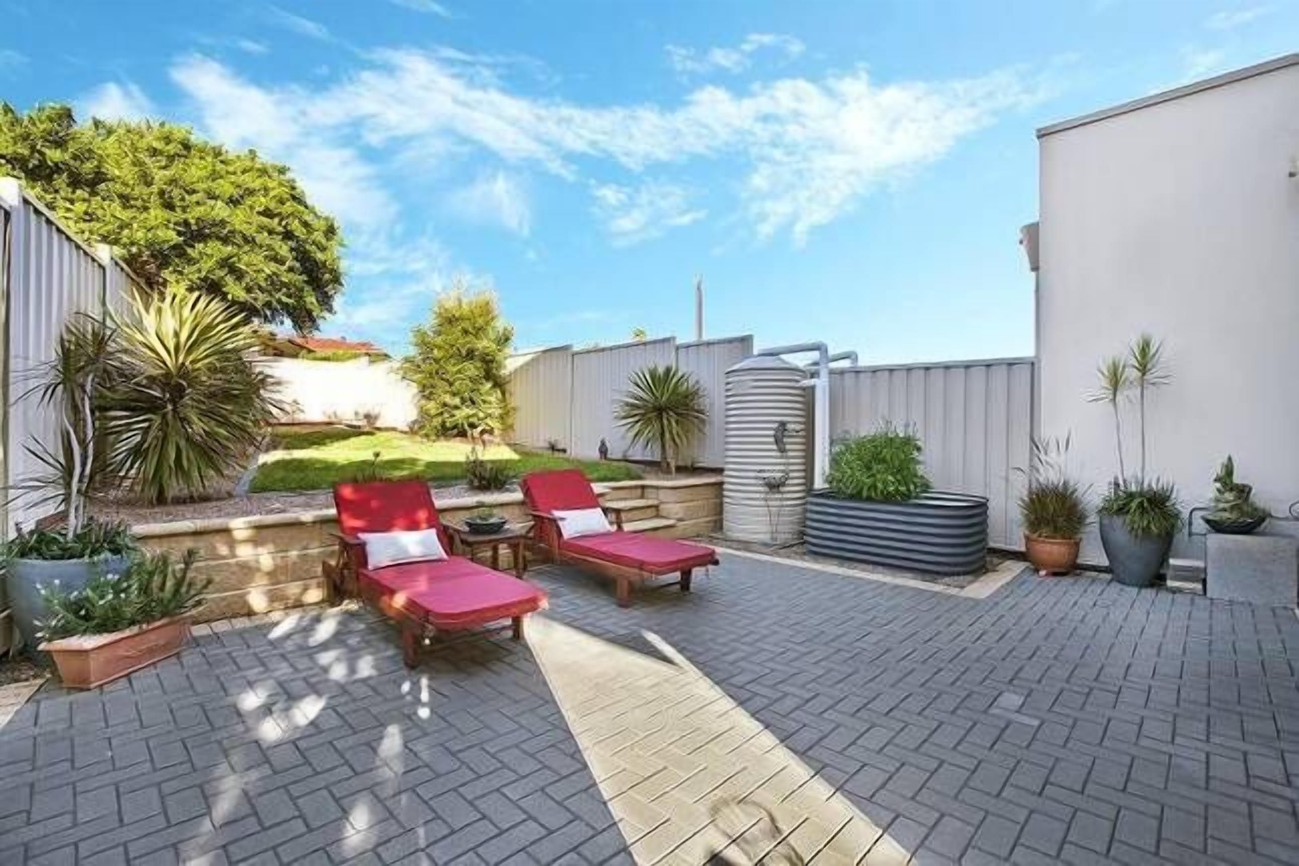 Christies Beach Exclusive Townhouse — image 19