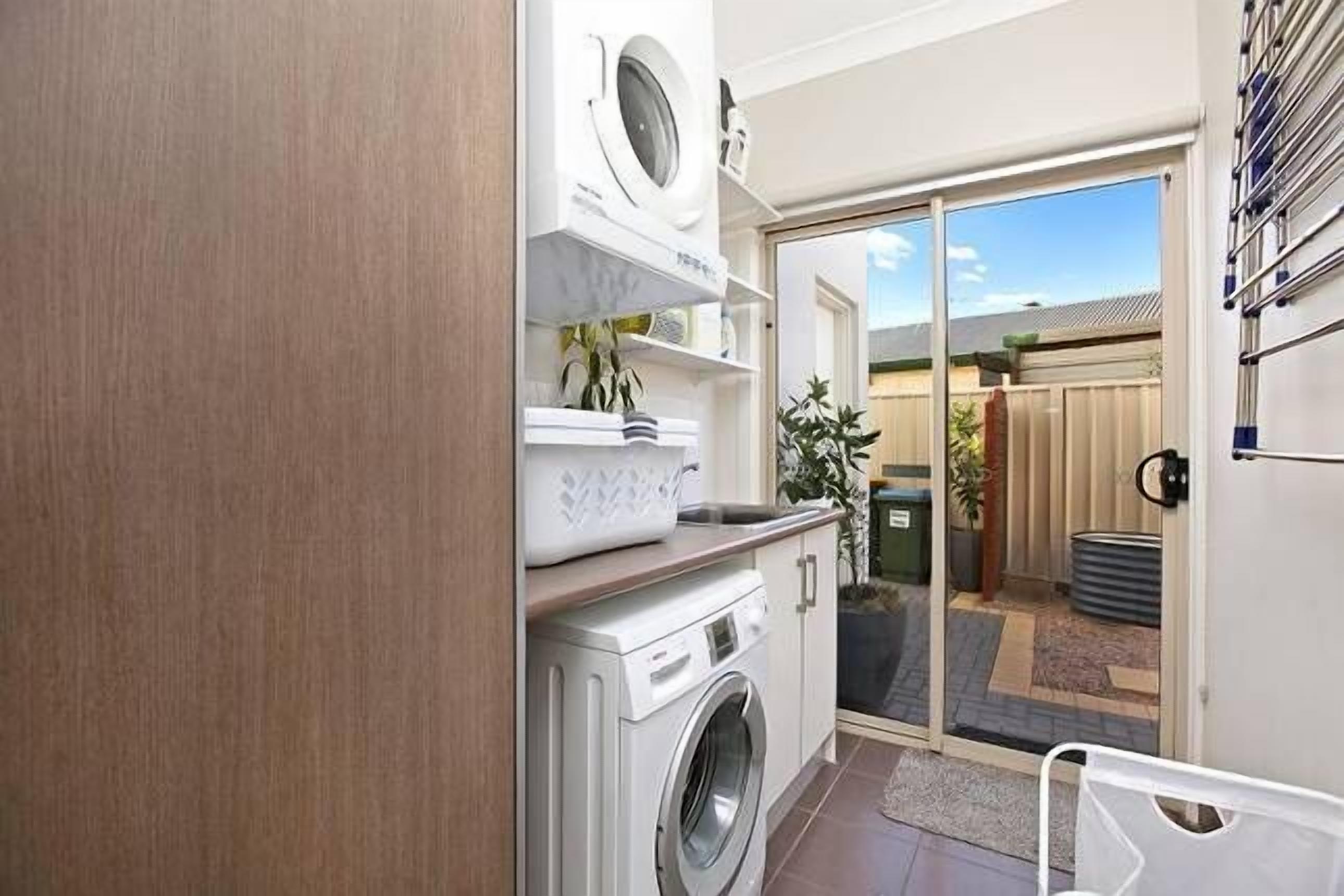 Christies Beach Exclusive Townhouse — image 6